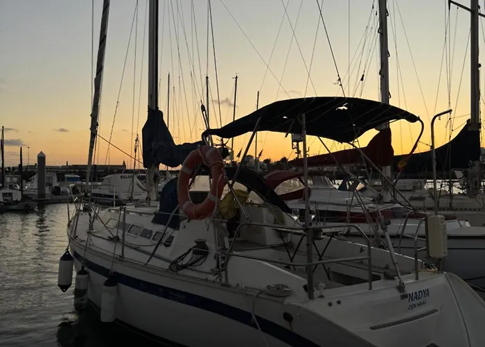 Botel Velero Nadya Arrecife (Lanzarote)