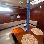 Botel Velero Nadya