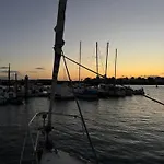 Velero Nadya Botel *