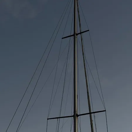 Ботель Velero Nadya *