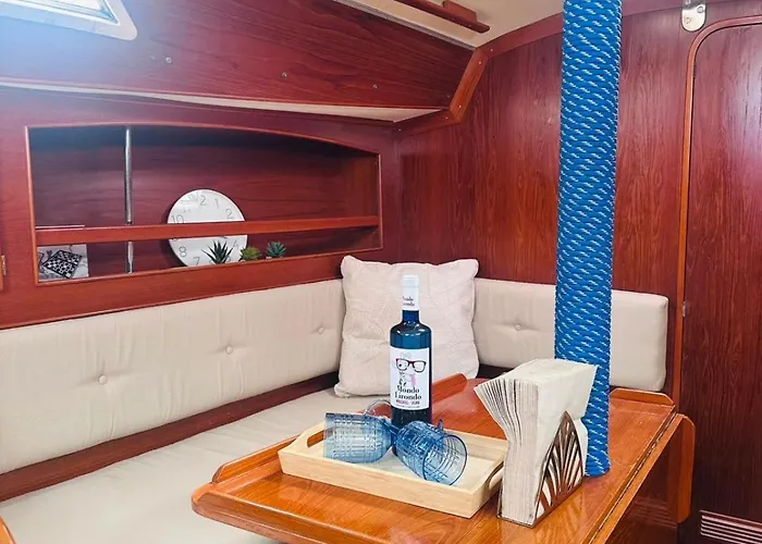 Botel Velero Nadya Arrecife (Lanzarote)