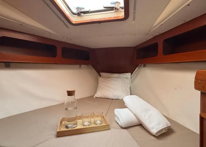 Velero Nadya Botel Arrecife (Lanzarote)