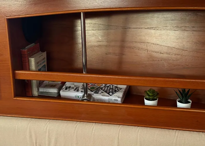 Velero Nadya 보트호텔 아리시페